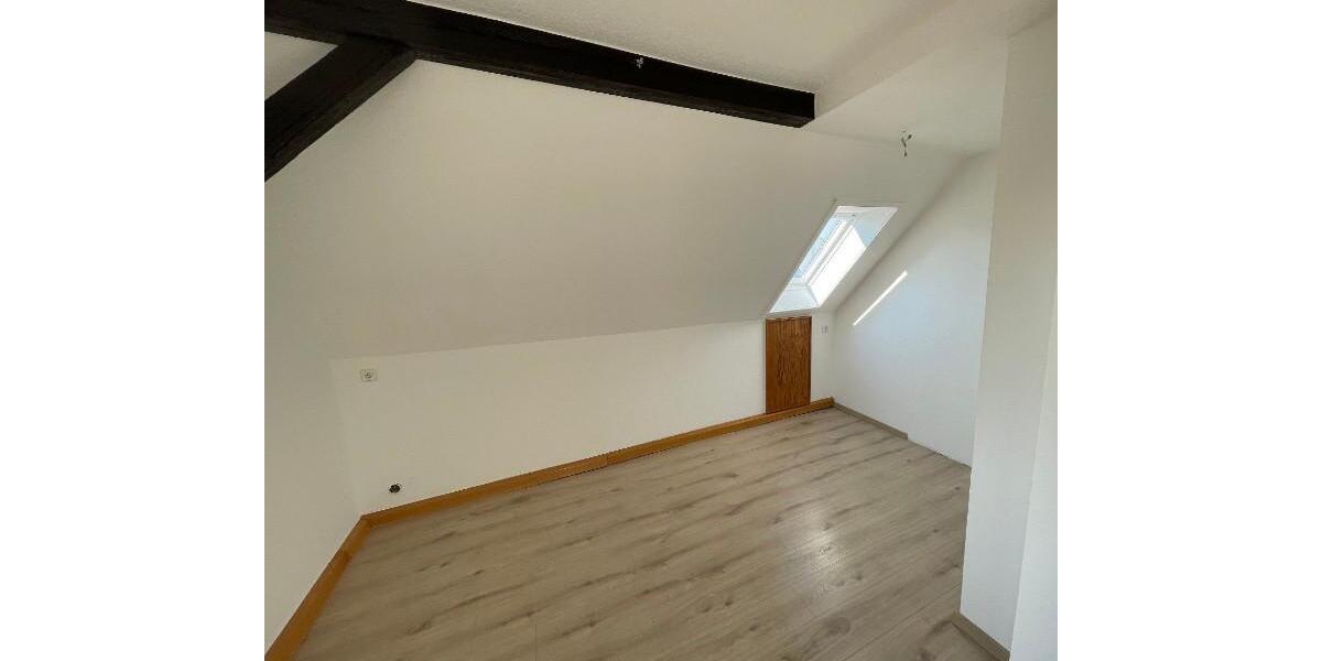 Dachgeschoßwohnung Bielefeld Heepen - 1 Zimmer, 50 m&sup2;, 300&euro; | Angebot:25784128