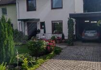 Verkaufe ein schönes Einfamilienhaus mit Garten und Carport