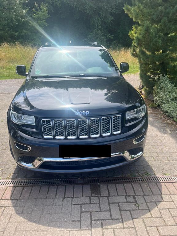 Jeep Grand Cherokee 225.000 km 14.900 € Vlotho 32602