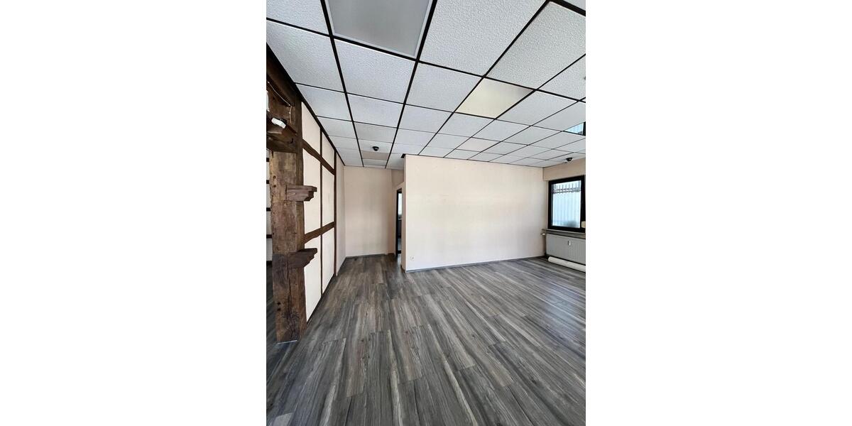 Ladenlokal in 33129 Delbrück 110 m² + 2 Nebenr. zur Vermietung zimmer
