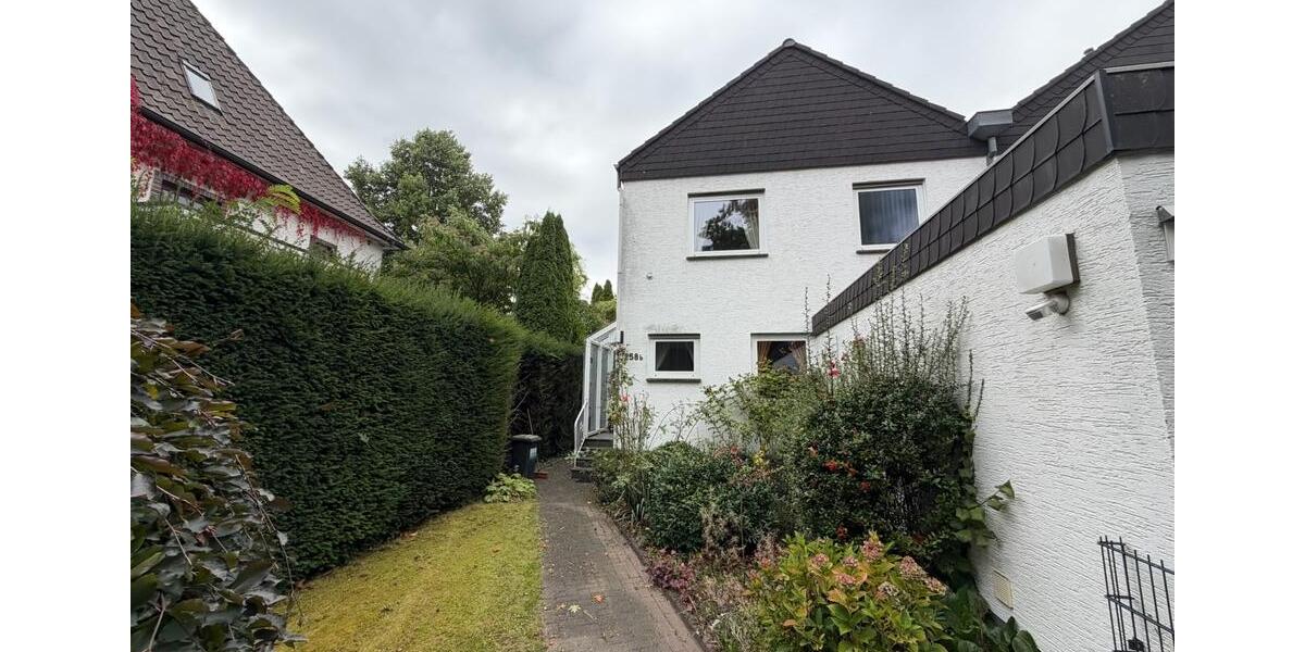 Gepflegtes 4-Zimmer-Endreihenhaus mit Garten, Keller, Garage 4 zimmer