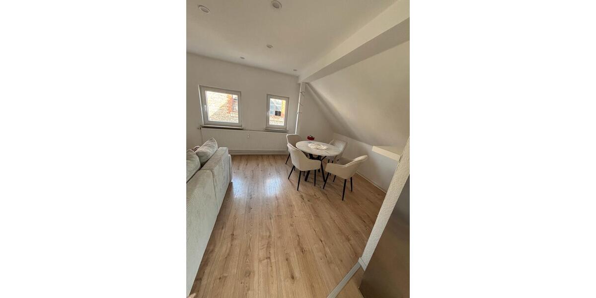 Dachgeschoßwohnung Detmold Hiddesen - 2 Zimmer, 65 m&sup2;, 650&euro; | Angebot:25780044