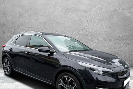 Kia XCeed 92.000 km 19.799 € Detmold 32758