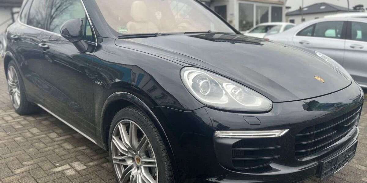 Porsche Cayenne 296.000 km 31.999 &euro; Bielefeld 33659