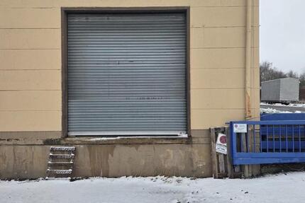 Lagerhalle mit Rampe zimmer