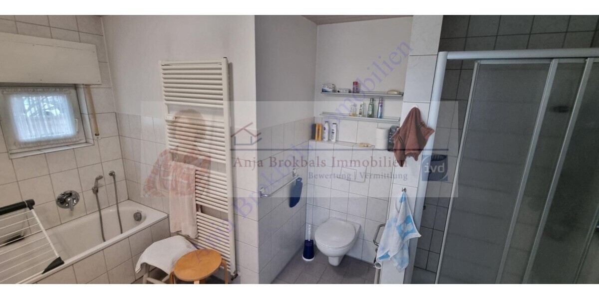 2-Familienhaus in Isselhorst: EG barrierefrei, 170 m², 2 Carports, toller Garten, 2 Eingänge - provisionsfrei für Käufer - Einfamilienhaus Gütersloh Isselhorst | Angebot:21839386