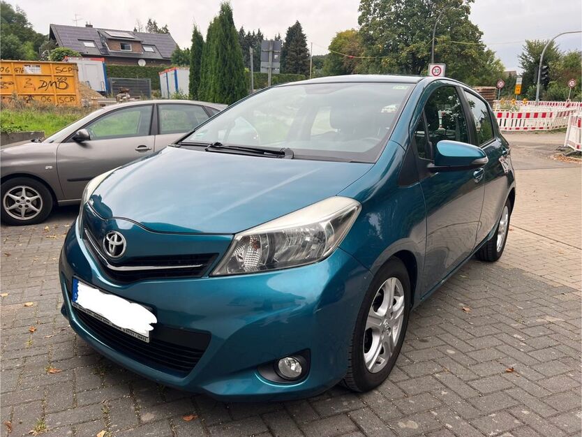 Toyota Yaris 181.000 km 5.500 € Hüllhorst 32609