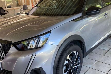 Peugeot 2008 18.500 km 23.990 € Lemgo 32657