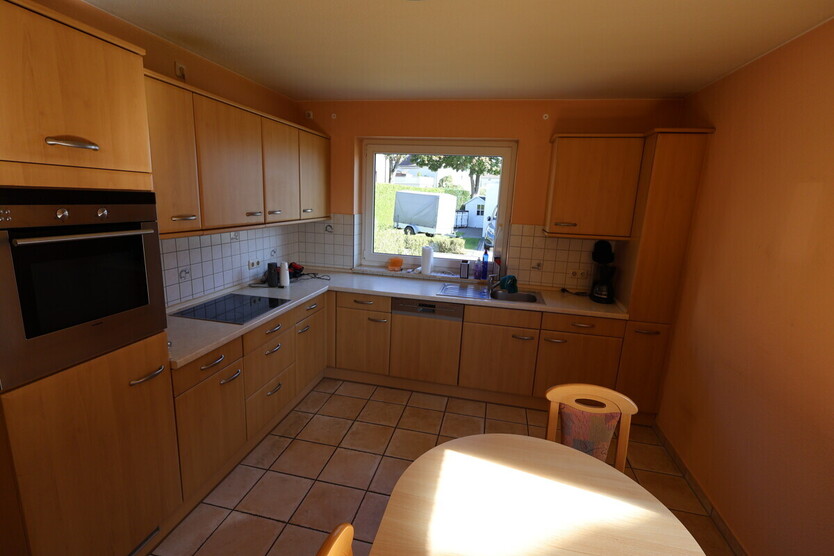 Familiengerechtes Einfamilienhaus mit pflegeleichtem Garten und 3 Stellplätzen 5 zimmer