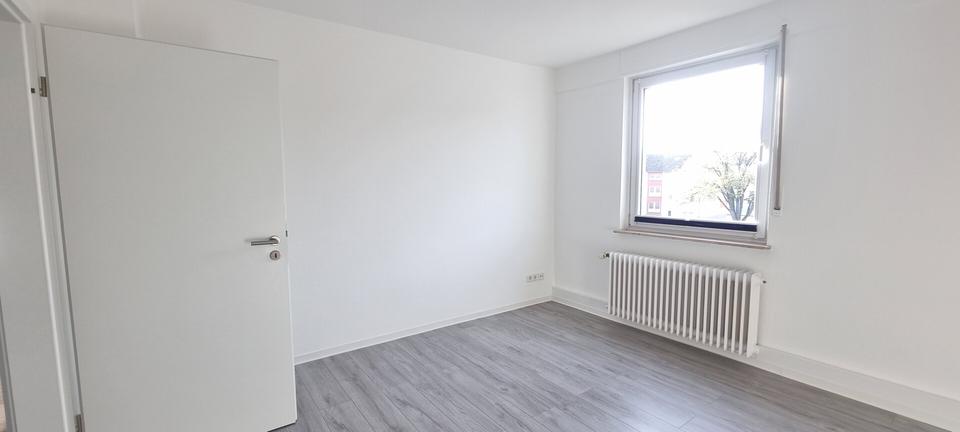 Dachgeschoßwohnung Bielefeld Brackwede - 3 Zimmer, 75 m&sup2;, 600&euro; | Angebot:26337245