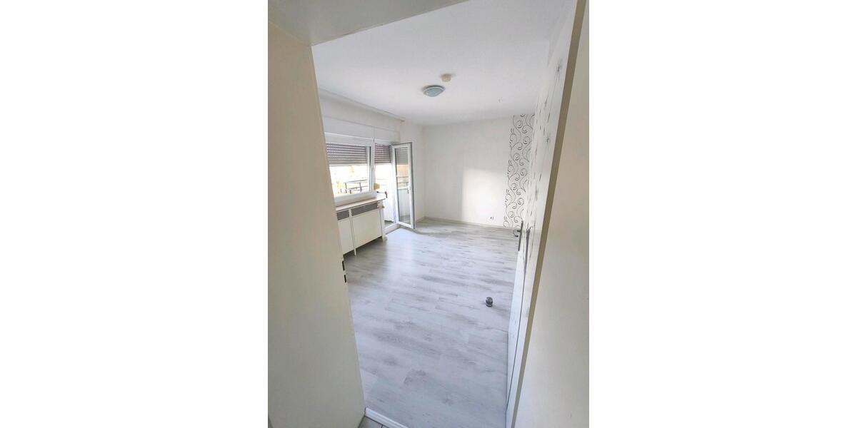 4 Zimmer 92qm Bad Balkon große Garage 4 zimmer