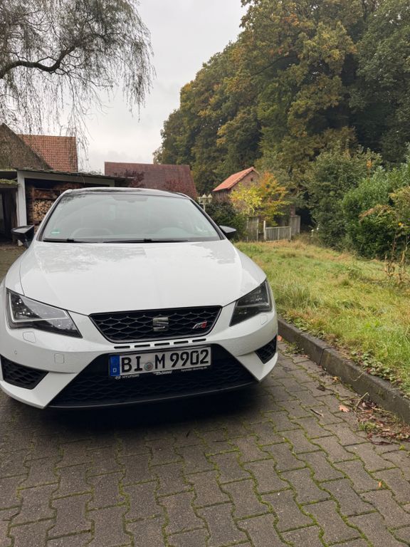 Seat Leon 135.000 km 15.200 € Bielefeld 33613