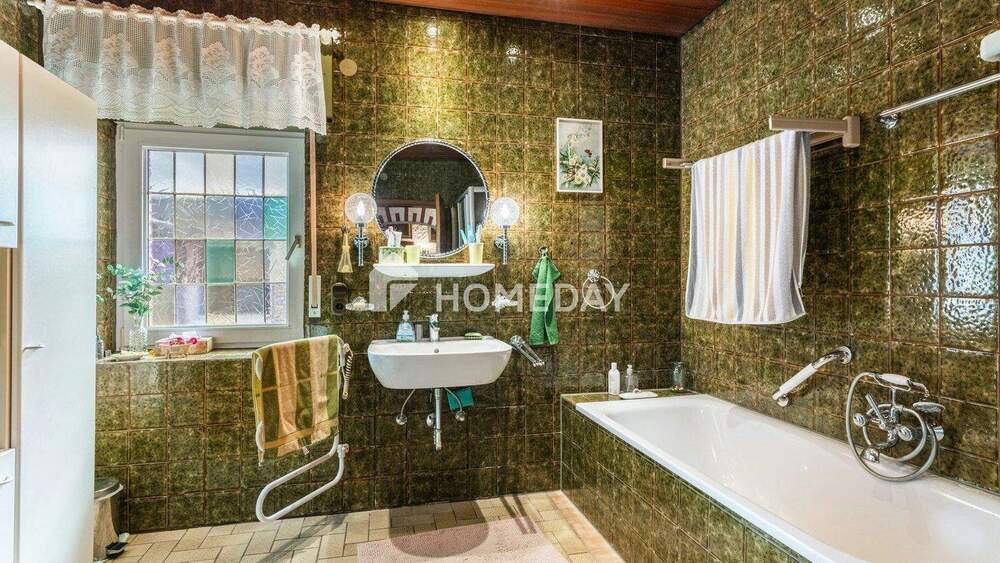 Etagenwohnung Herford Innenstadt - 4 Zimmer, 152 m&sup2;, 229.000&euro; | Angebot:25677653