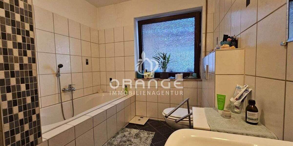 ***Großzügiges Zweifamilienhaus mit ca. 12.000 m² Traumgrundstück*** 1 zimmer