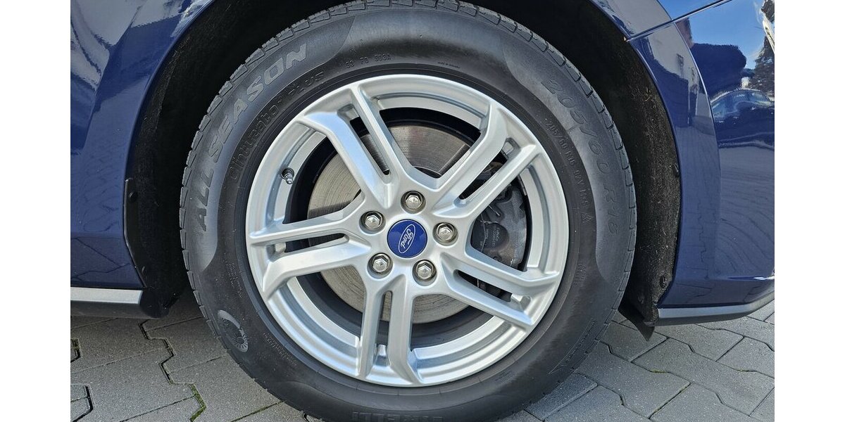 Ford Focus 2.0 CDTI LED NAVI RFK AUS 1.HAND 122.850 km 14.490 &euro; Löhne 32584