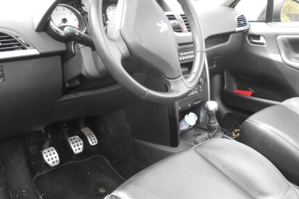 Peugeot 207 CC 71.400 km 5.700 € Paderborn 33104