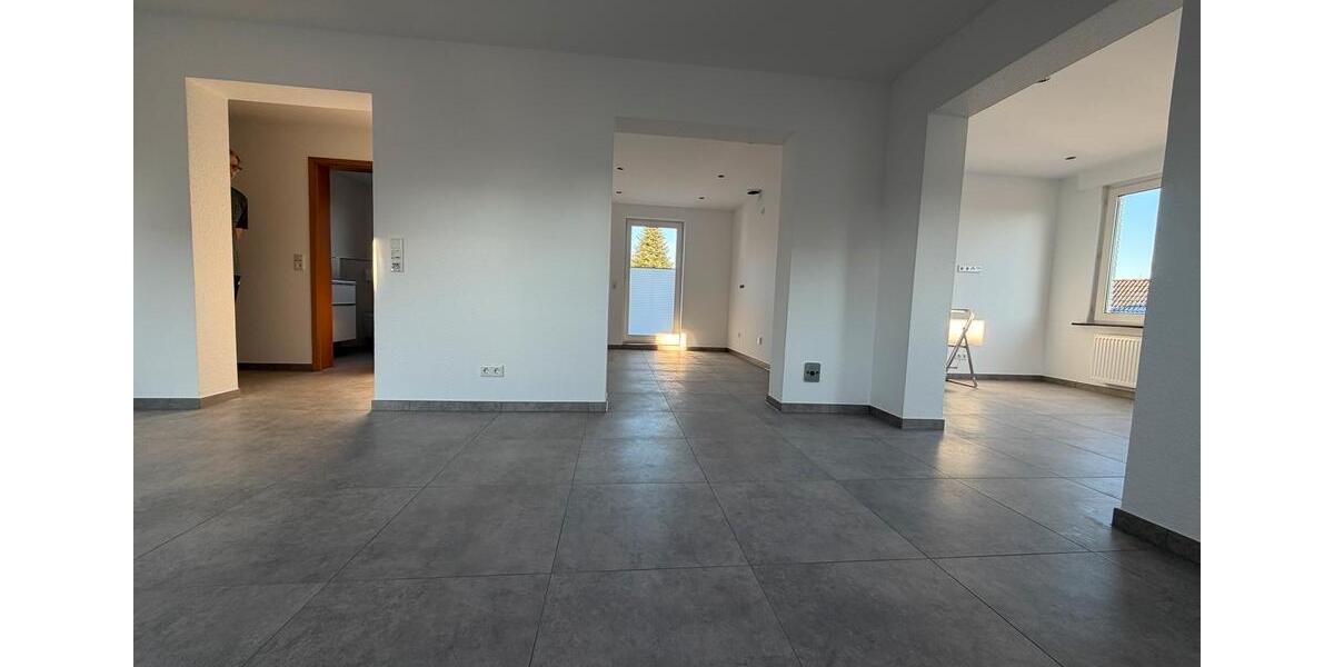 Etagenwohnung Detmold Hiddesen - 3.5 Zimmer, 82 m&sup2;, 900&euro; | Angebot:25635881