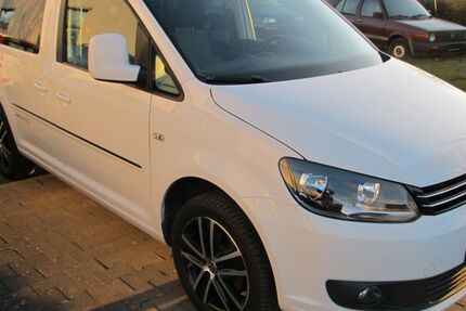 VW Caddy 136.422 km 9.899 &euro; Bad Oeynhausen 32549