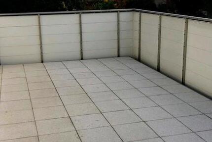 2,5 Zimmerwohnung mit Balkon ca.25qm mit Garage €665 zimmer