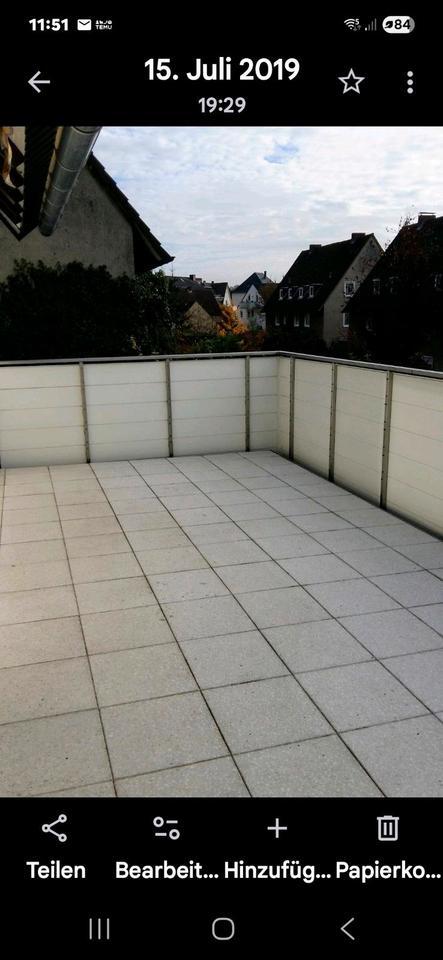 2,5 Zimmerwohnung mit Balkon ca.25qm mit Garage €665 zimmer