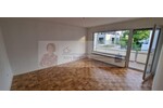 Modernisiert, zentral, ruhig, kl. Garage, 3- bis 4-Zimmer mit Balkon, Obergeschoss in einem Zweifamilienhaus