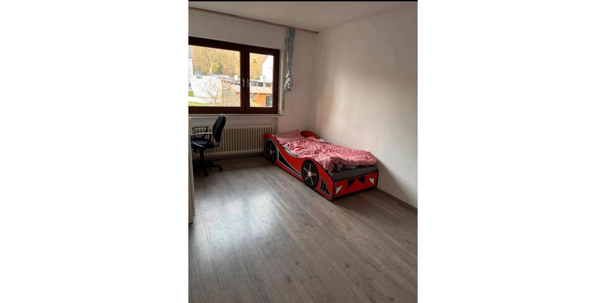Doppelhaushälfte Bad Salzuflen - 5 Zimmer, 140 m&sup2;, 1.500&euro; | Angebot:26042792