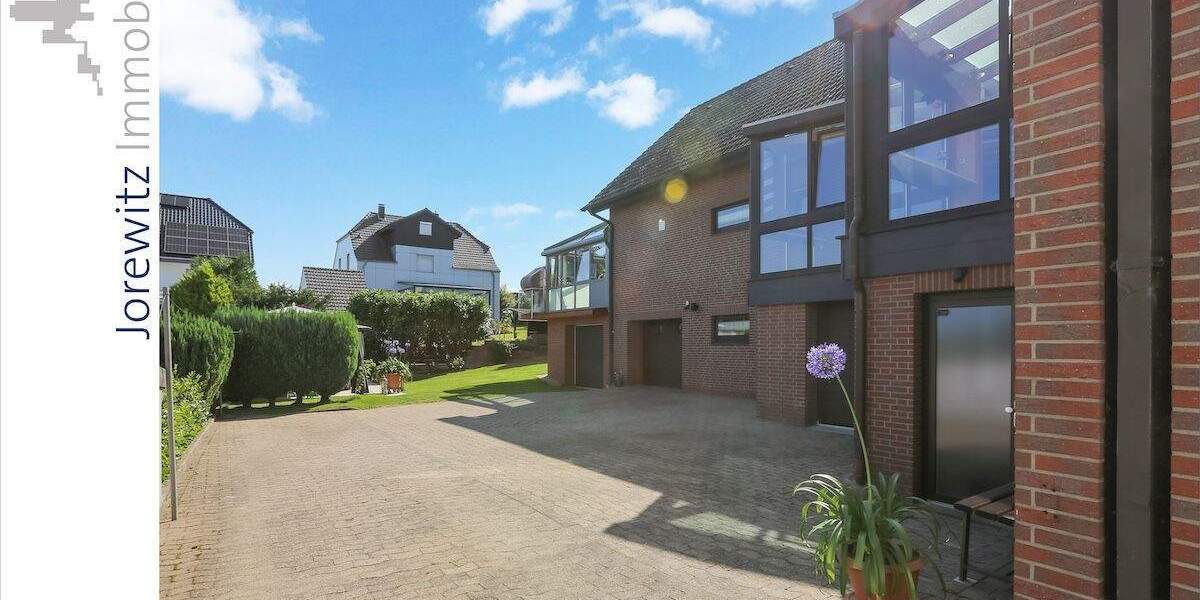 Einfamilienhaus Bielefeld Jöllenbeck - 9 Zimmer, 257 m&sup2;, 685.000&euro; | Angebot:25734214