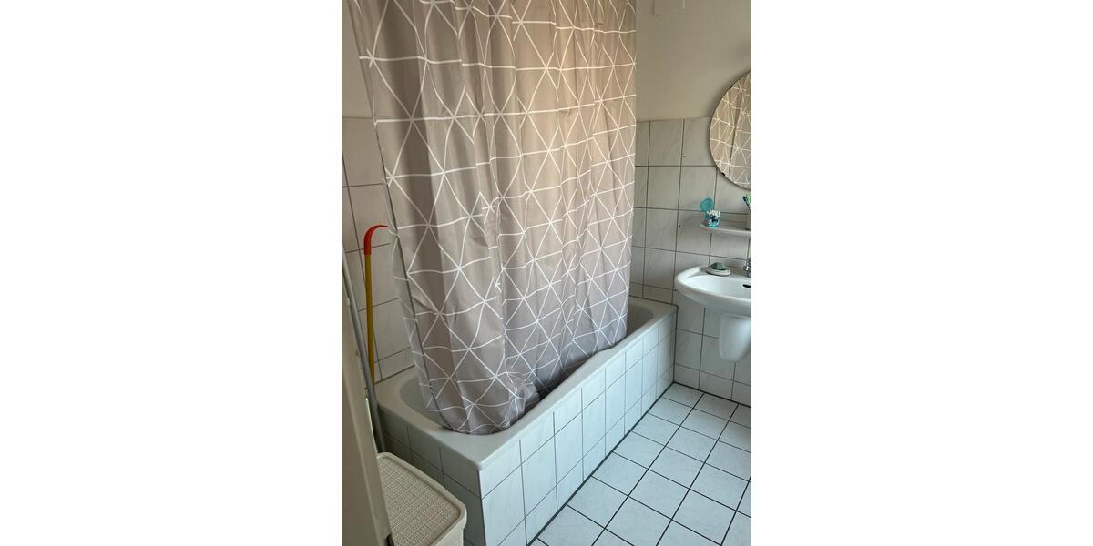 Etagenwohnung Bielefeld Brackwede - 4 Zimmer, 100 m&sup2;, 1.300&euro; | Angebot:25793323