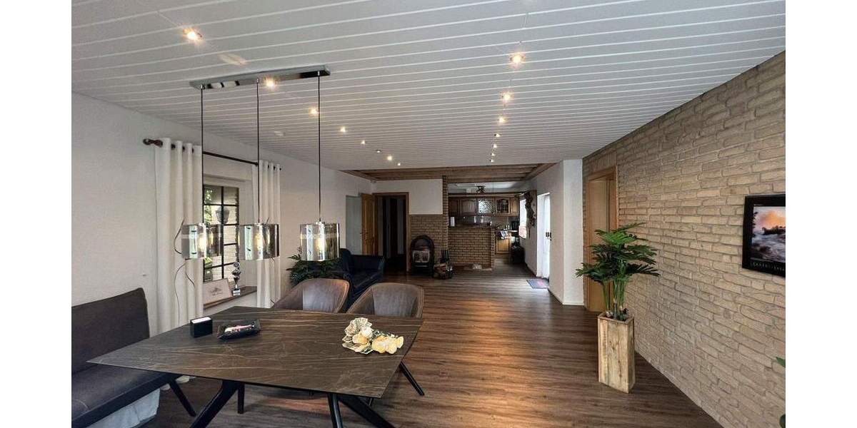 Einfamilienhaus Bad Salzuflen Innenstadt - 3 Zimmer, 135 m&sup2;, 1.390&euro; | Angebot:25782938