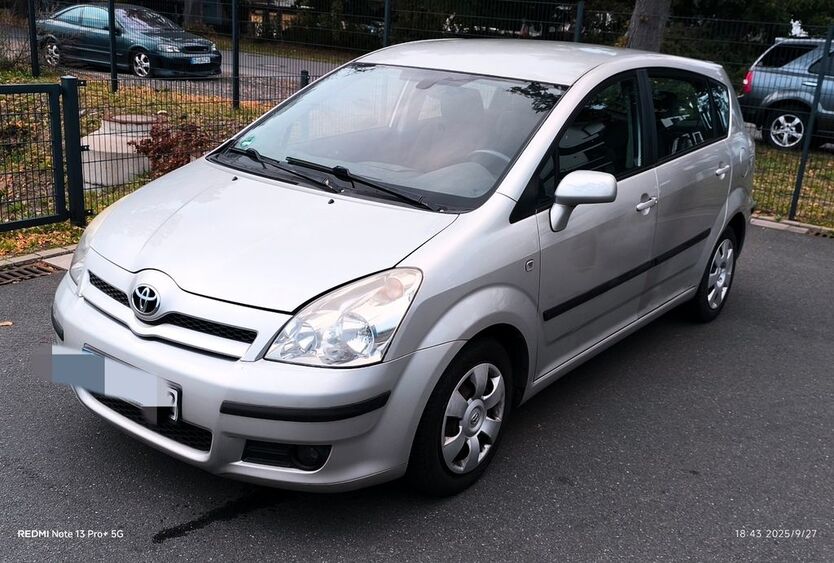 Toyota Corolla Verso 225.000 km 2.850 € Detmold 32756