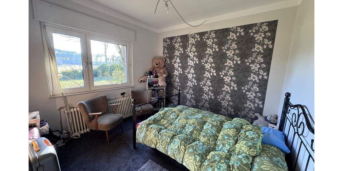 Sanierungsbedürftiges EFH mit großem Grundstück in ruhiger Lage 7 zimmer