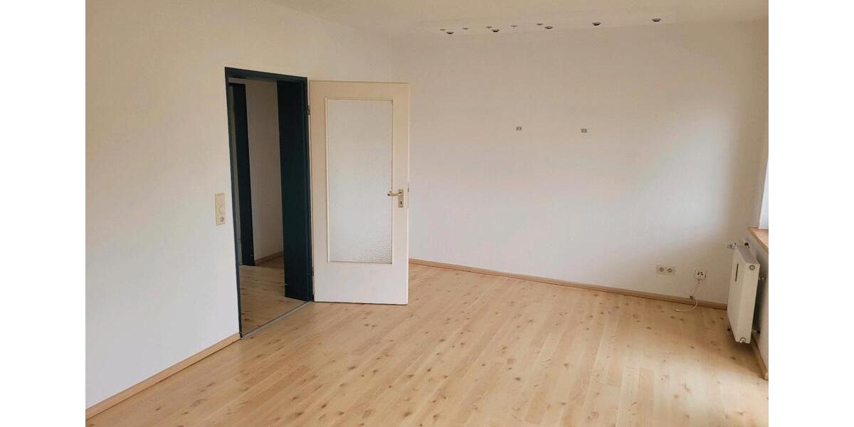 OHNE MAKLER!! Eigentumswohnung 4 Zimmer Küche Bad Gäste WC Balkon 4 zimmer