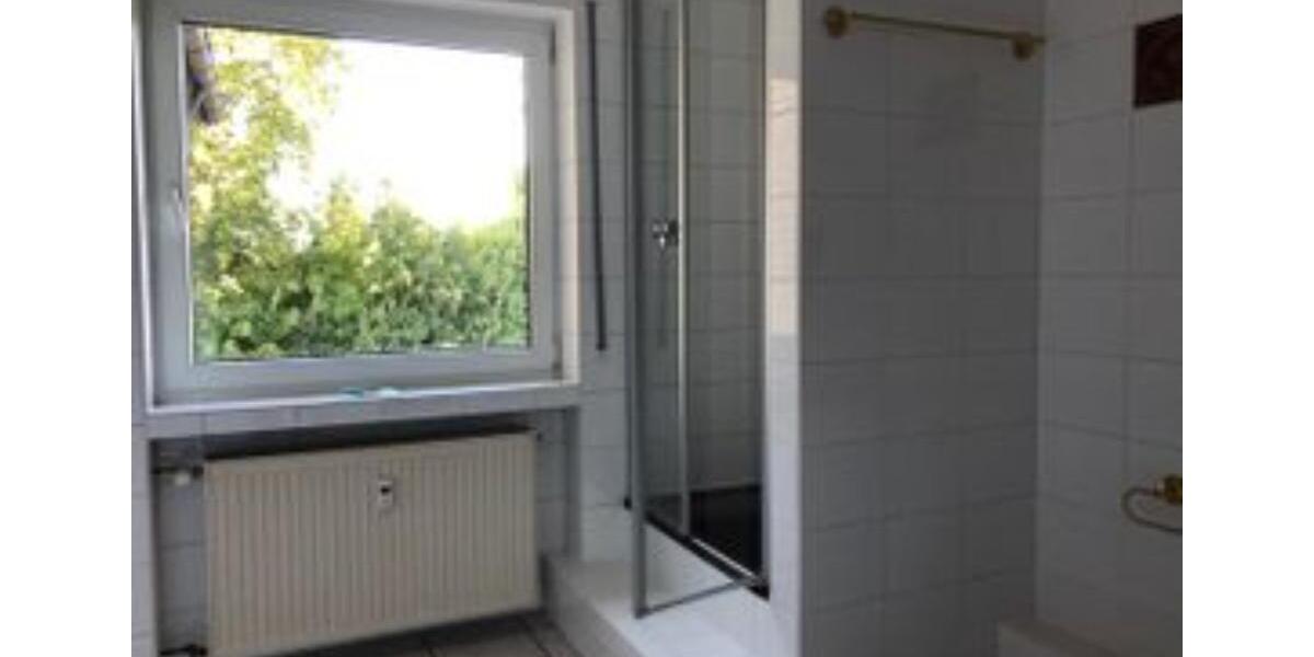 2 ZKBB mit Gäste-WC, Keller und 2 Garagen 2 zimmer