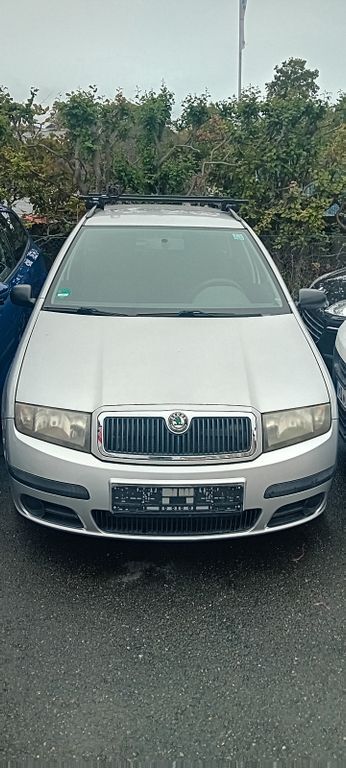 Skoda Fabia 96.000 km 3.950 € Lage 32791