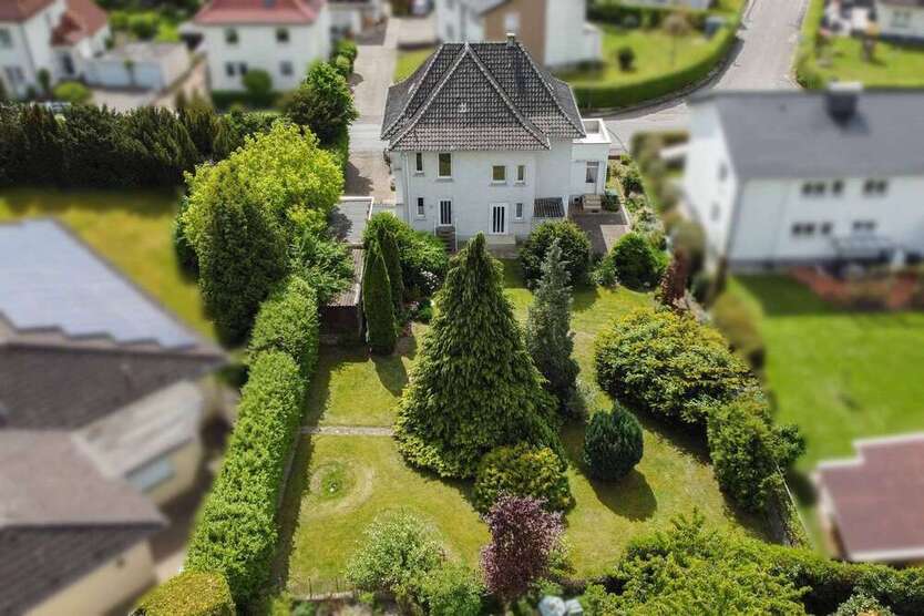 Haus zum Kaufen in Lage 299.000 € 176.07 m²