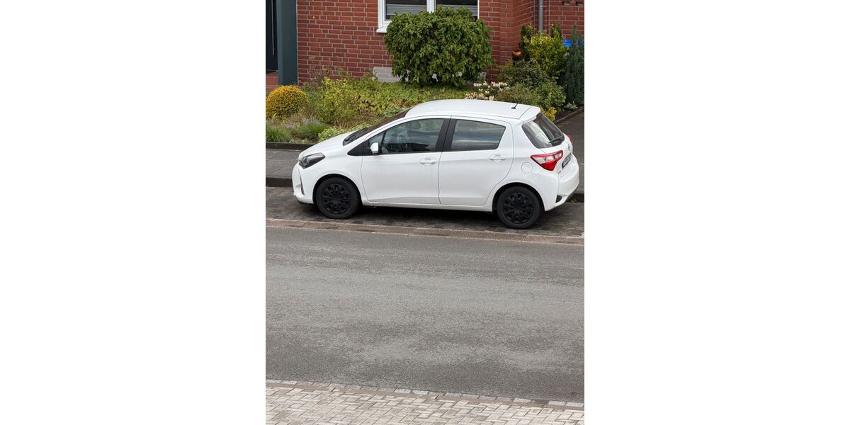 Toyota Yaris 71.400 km 11.300 &euro; Gütersloh 33330