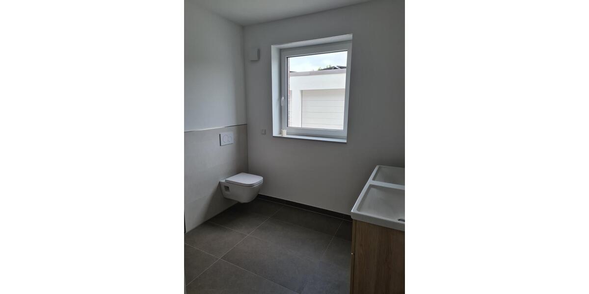 Erdgeschoßwohnung Detmold Hiddesen - 3 Zimmer, 96 m&sup2;, 1.100&euro; | Angebot:25781078