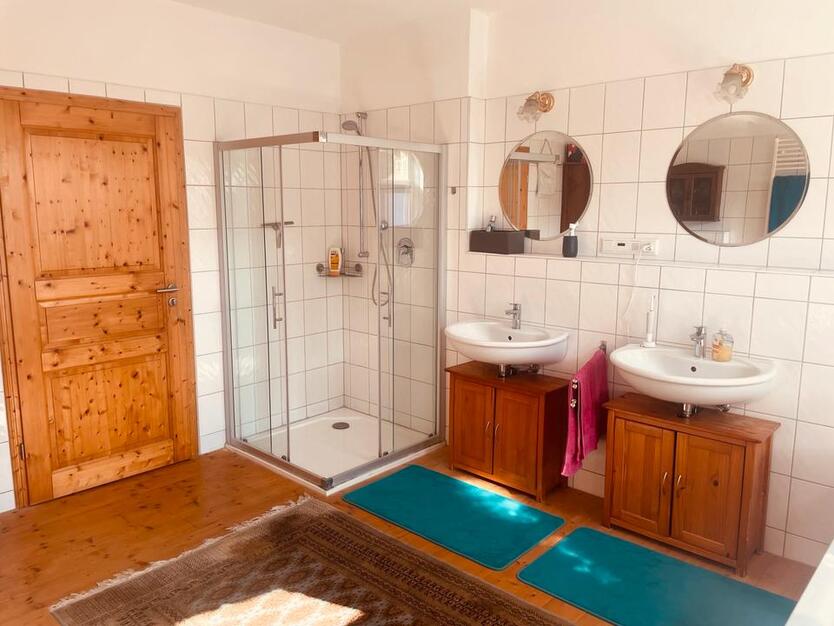 Sanierter Reiterhof mit Reitplatz zu verkaufen