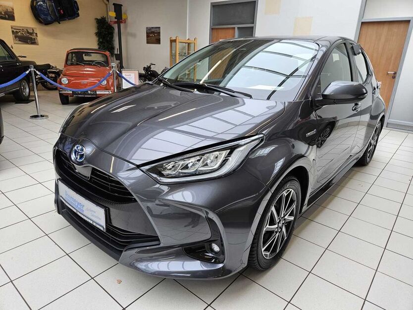 Toyota Yaris 26.900 km 18.990 € Paderborn 33104