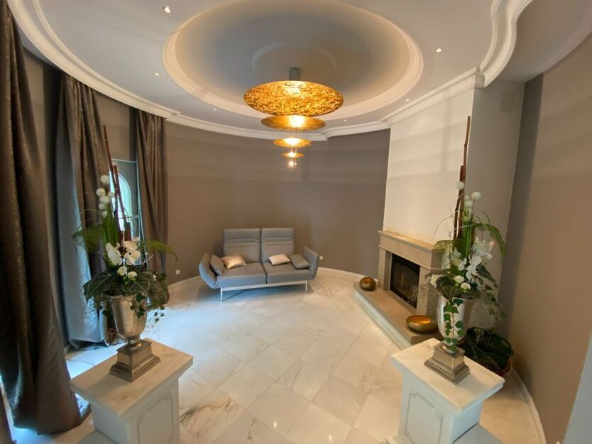 Provisionsfrei* Luxus-Villa mit einzigartigem diskretem parkähnlichem Anwesen von privat! 14 zimmer