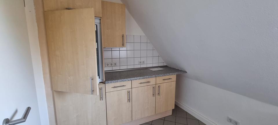 Dachgeschoßwohnung Bielefeld Brackwede - 3 Zimmer, 75 m&sup2;, 600&euro; | Angebot:26337245