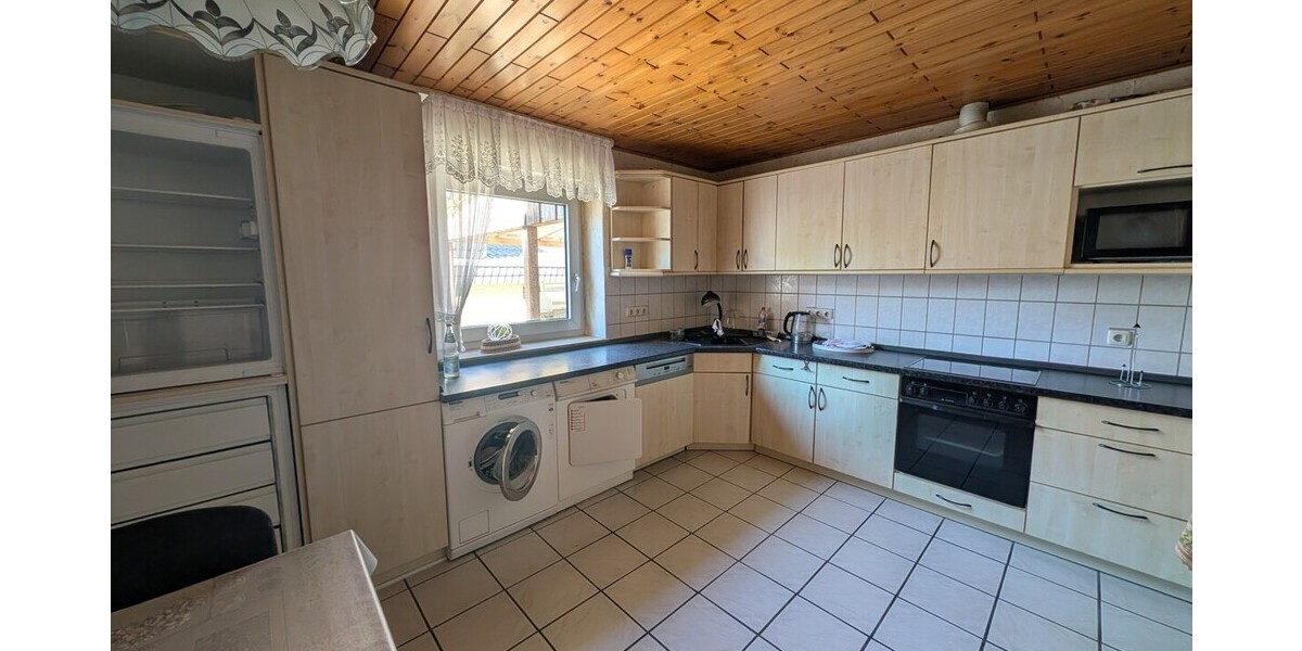 Großes Grundstück in Hüllhorst: Einfamilienhaus mit Potenzial zur Neugestaltung - Einfamilienhaus Hüllhorst | Angebot:26948470