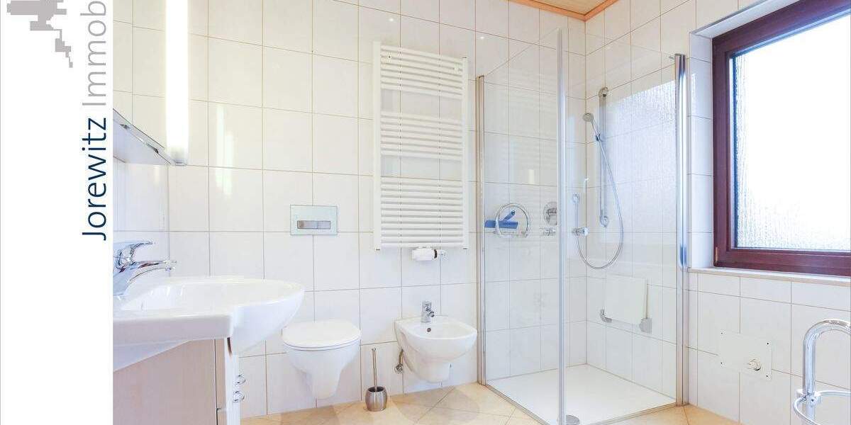 Einfamilienhaus Bielefeld Jöllenbeck - 9 Zimmer, 257 m&sup2;, 685.000&euro; | Angebot:25734214