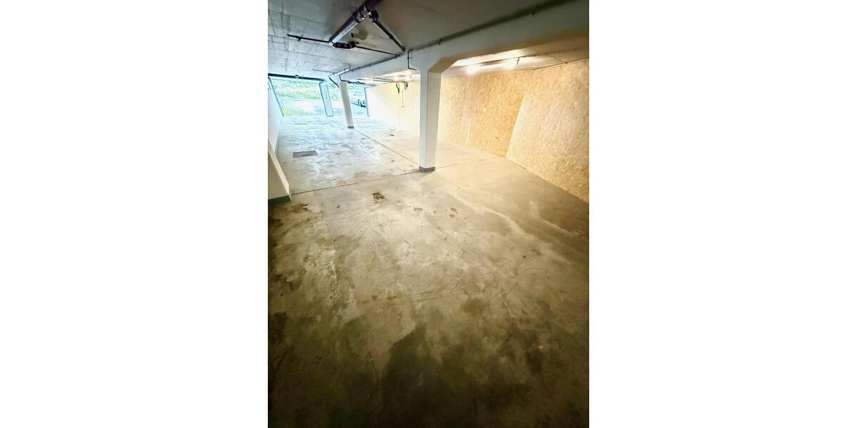 120qm Fläche: Garage, Lager, Multifunktionsfläche in Brackwede zimmer