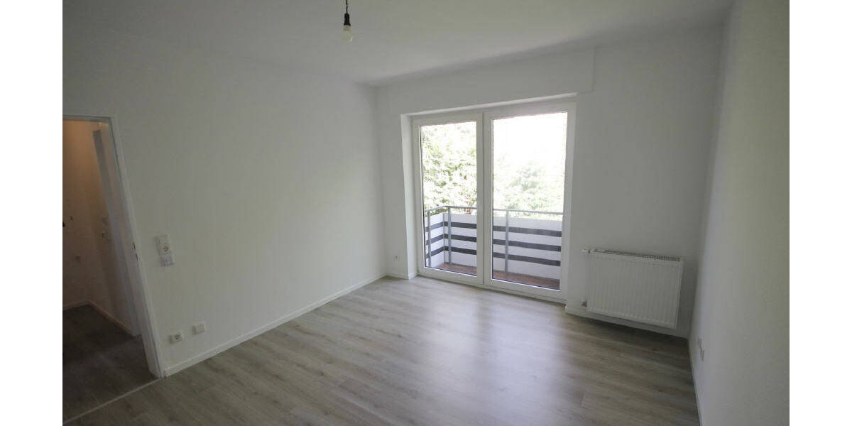 Etagenwohnung Lage - 3 Zimmer, 93 m&sup2;, 220.000&euro; | Angebot:26657743