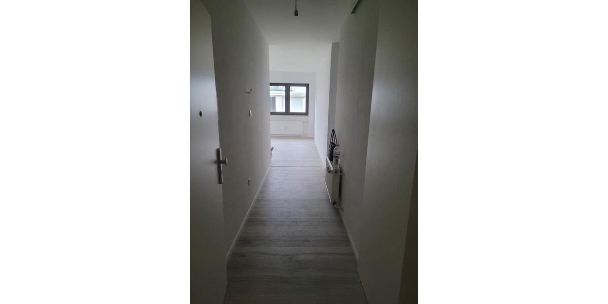 Hochparterre Lage - 3 Zimmer, 82 m&sup2;, 700&euro; | Angebot:25793377