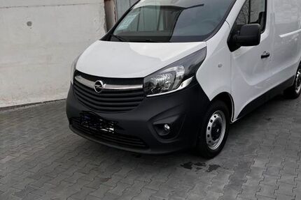 Opel Vivaro 153.000 km 10.800 &euro; Schloß Holte 33758