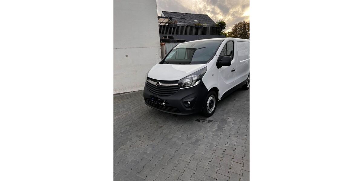 Opel Vivaro 153.000 km 10.800 &euro; Schloß Holte 33758