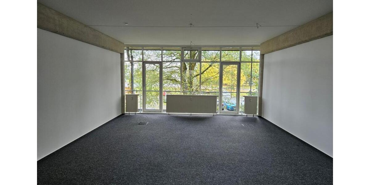 GILDE-Zentrum Detmold: Attraktives 47 m²-Büro mit Top-Lage nahe dem Haupteingang zimmer