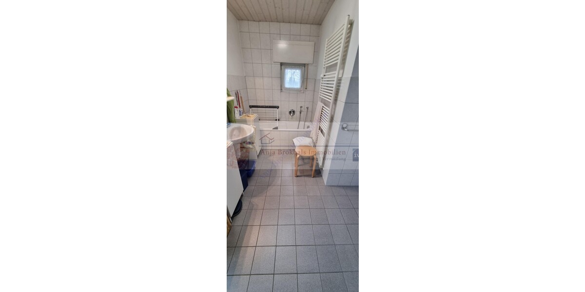 2-Familienhaus in Isselhorst: EG barrierefrei, 170 m², 2 Carports, toller Garten, 2 Eingänge - provisionsfrei für Käufer - Einfamilienhaus Gütersloh Isselhorst | Angebot:21839386